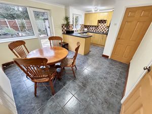 Kitchen/diner- click for photo gallery